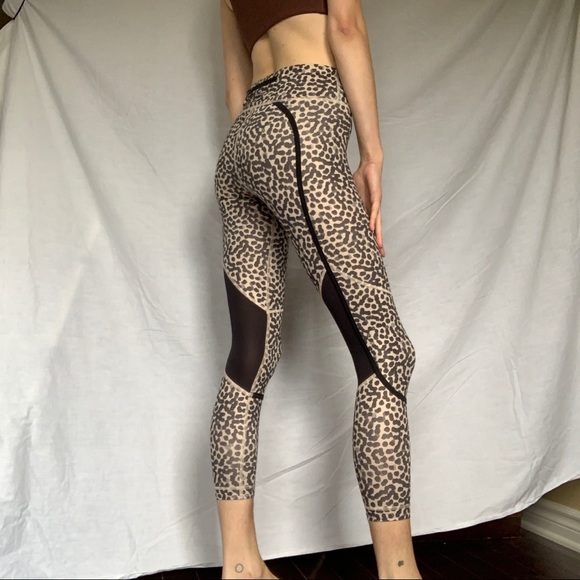 LuluLemon High Impact Leggings with Mesh Panels - Picture 5 of 14